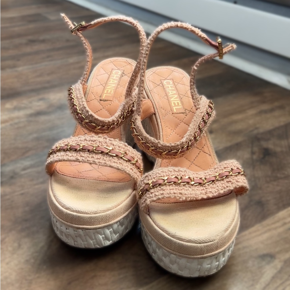 CHANEL Peach and Cream wedges - Picture 2 of 5